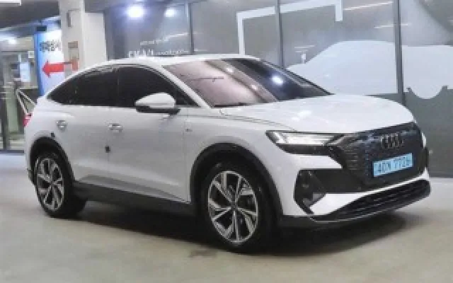 베라크루즈 중고차 Q4 e-트론 40 스포트백 프리미엄 매물 사진 3 - 2023/12 86,846km