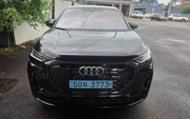베라크루즈 중고차 Q4 e-트론 45 스포트백 프리미엄 매물 사진 8 - 2025/03 31,537km
